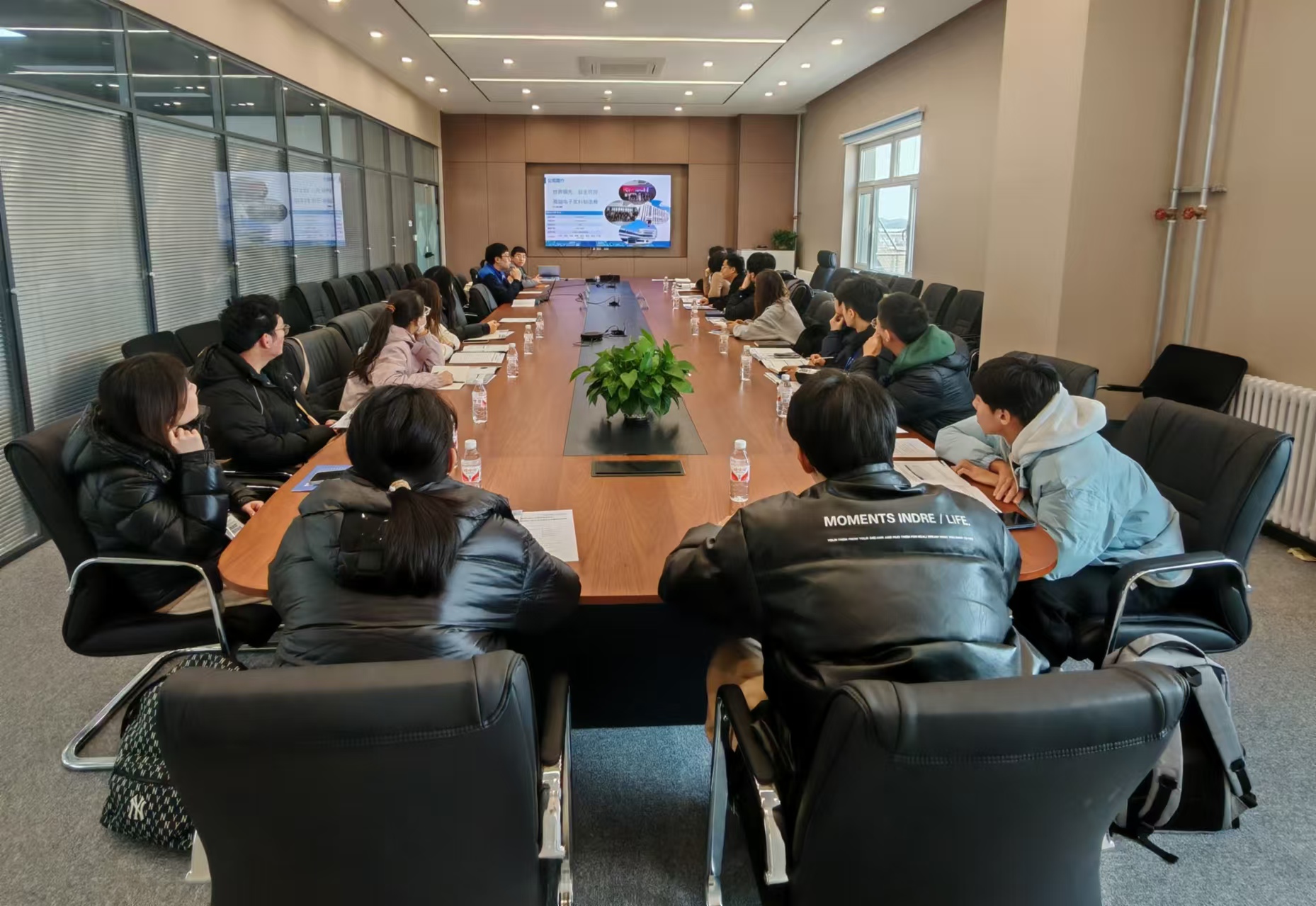 大连理工大学质料学院师生赴3499拉斯维加斯旅行交流 共话职业生长与手艺立异_公司新闻 - 3499拉斯维加斯